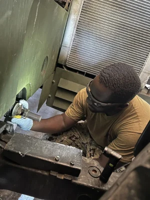 Hình minh họa: Quy trình bảo trì hàng ngày và hàng tuần cho máy móc công trình