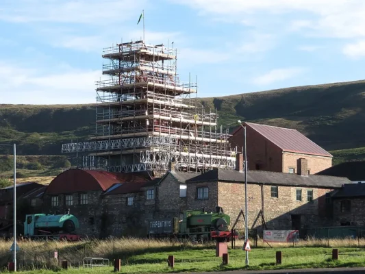 Hình minh họa: Thách thức bảo trì máy móc tại mỏ than lộ thiên sâu 300-350m